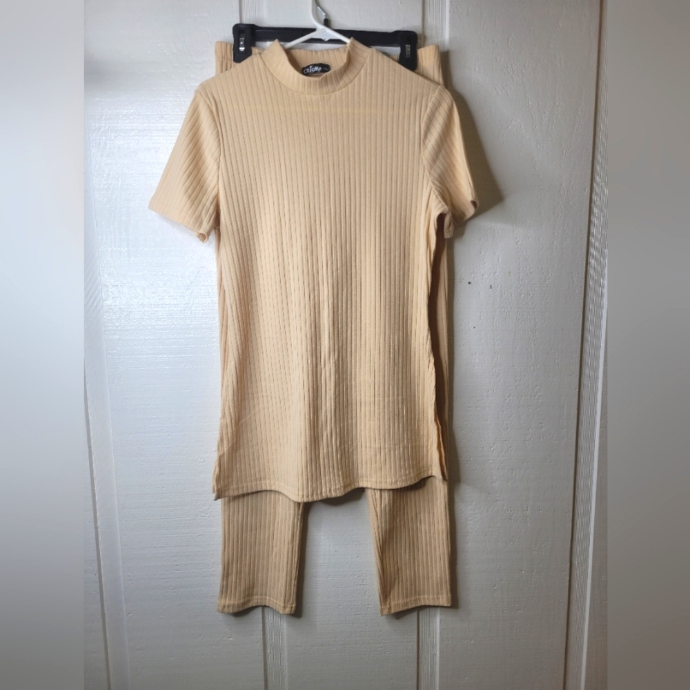 ChicMe Pants Set Sandy Ribbed Short Sleeve High Neck Women's NWT - Picture 2 of 7